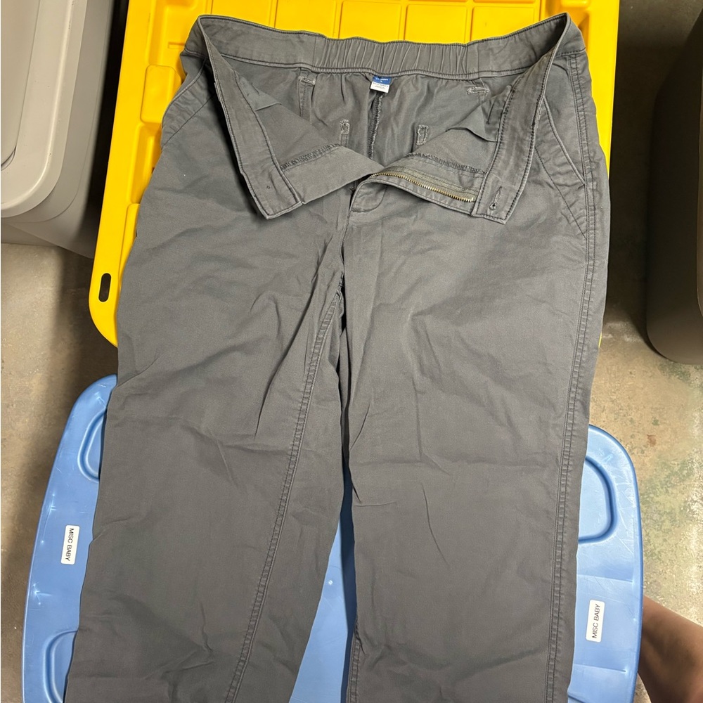 Old Navy women’s  Gray Chinos Versatile Cotton Blend